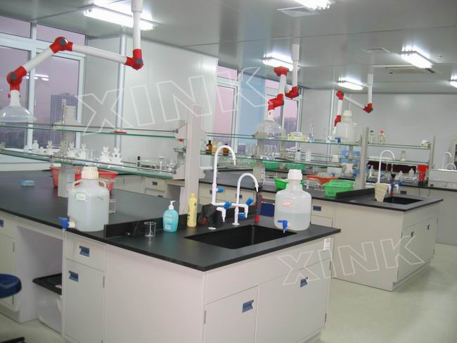 全鋼中央實(shí)驗(yàn)臺01