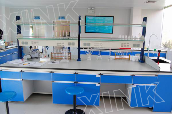 鋼木實(shí)驗(yàn)室中央臺04