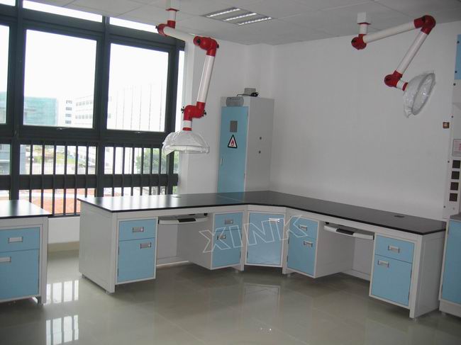 鋼木實(shí)驗(yàn)室邊臺03