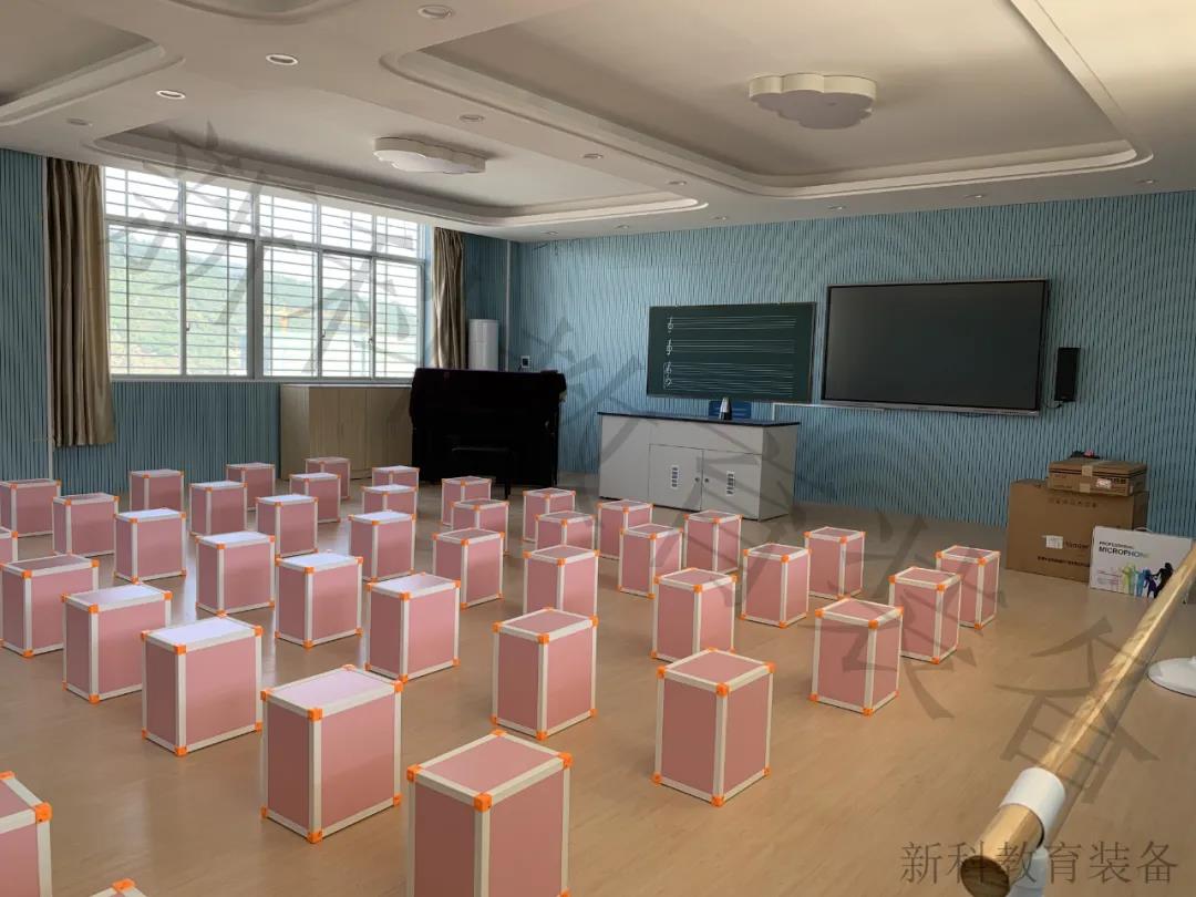 <a href='http://m.ombuyer.com/chanpin/58-1.html' target='1' style='font-size:18px; font-weight:bold; color:#000000;'>音樂室</a>2