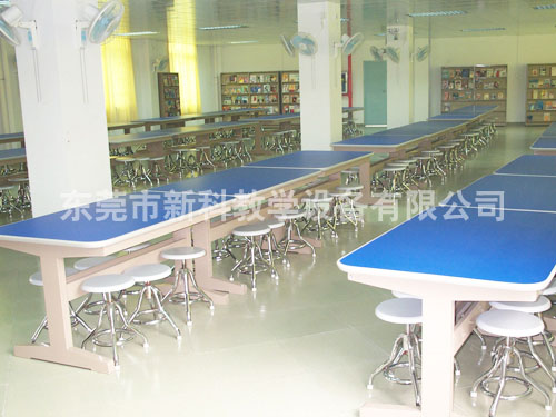 <a href='http://m.ombuyer.com/chanpin/110-1.html' target='1' style='font-size:18px; font-weight:bold; color:#000000;'>圖書閱覽室</a>8