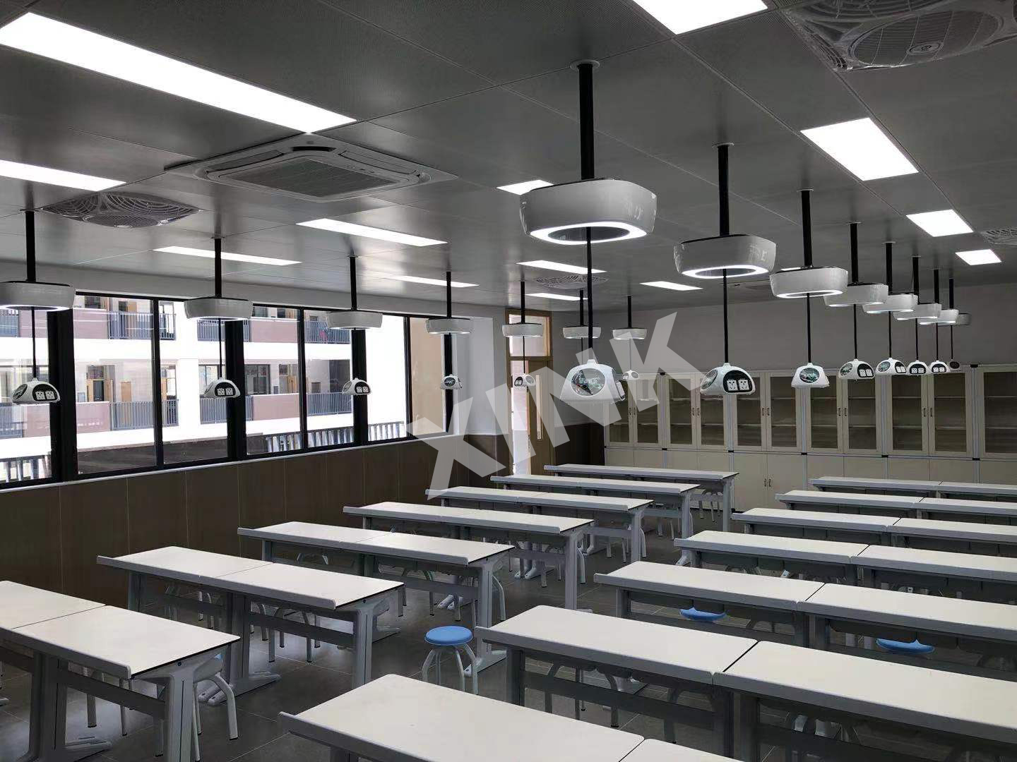 吊裝<a href='http://m.ombuyer.com/' target='1' style='font-size:14px; font-weight:bold; color:#0080ff;'>物理實驗室</a>