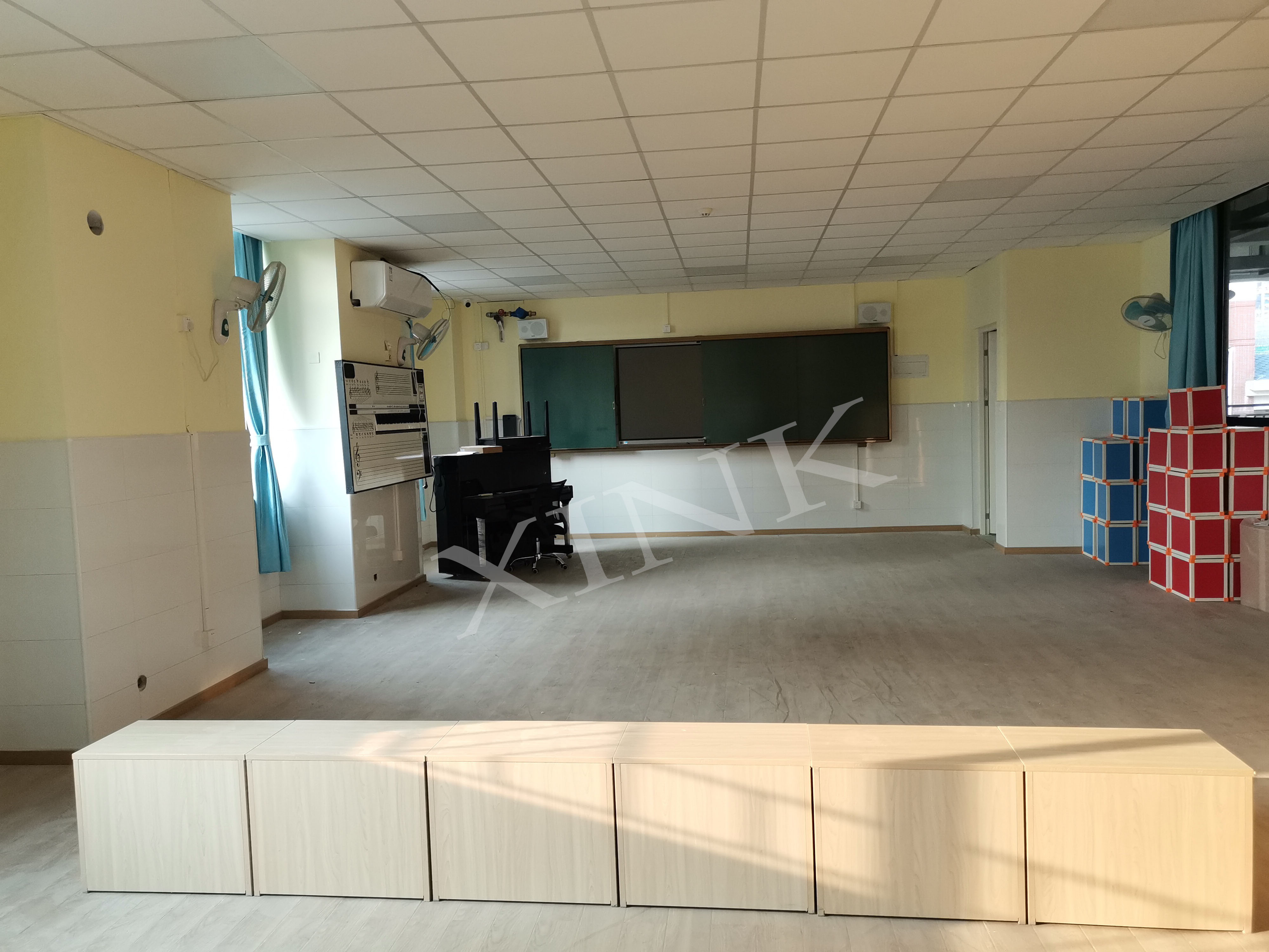 音樂<a href='http://m.ombuyer.com/chanpin/59-1.html' target='1' style='font-size:18px; font-weight:bold; color:#000000;'>舞蹈室</a>