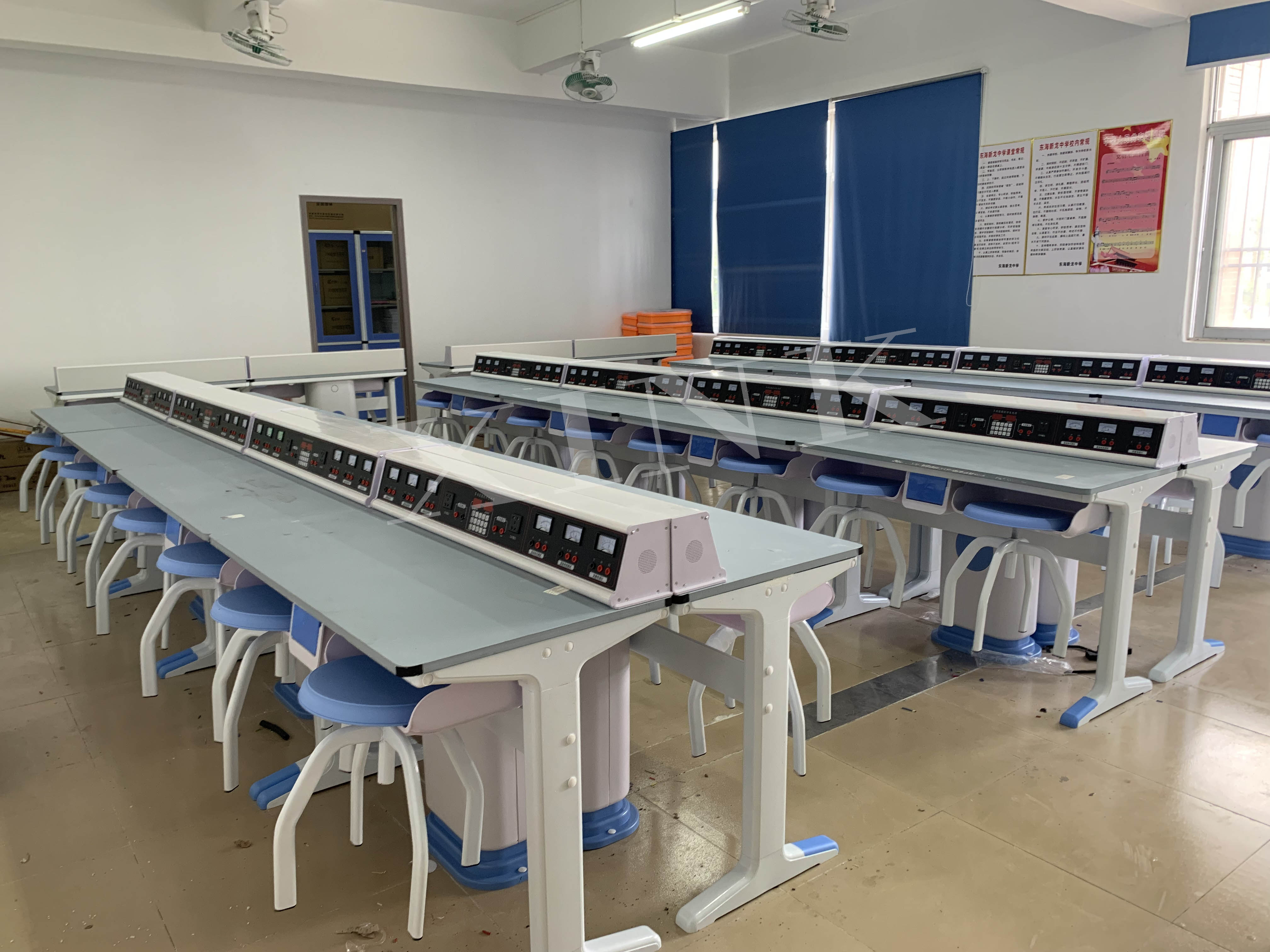 <a href='http://m.ombuyer.com/' target='1' style='font-size:14px; font-weight:bold; color:#0080ff;'>物理實(shí)驗(yàn)室</a>