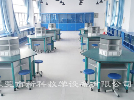 <a href='http://m.ombuyer.com/chanpin/60-1.html' target='1' style='font-size:18px; font-weight:bold; color:#000000;'>機(jī)器人功能室</a>3